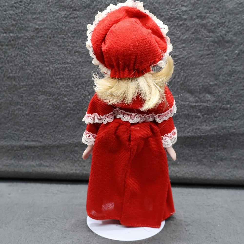 Porcelain Doll Red Dress Colonial America Christmas Doll 1992 Collectible Vtg - Picture 5 of 9